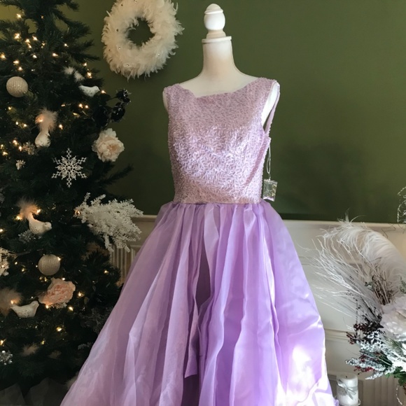 Formal evening Ball Gown dress - Picture 4 of 15